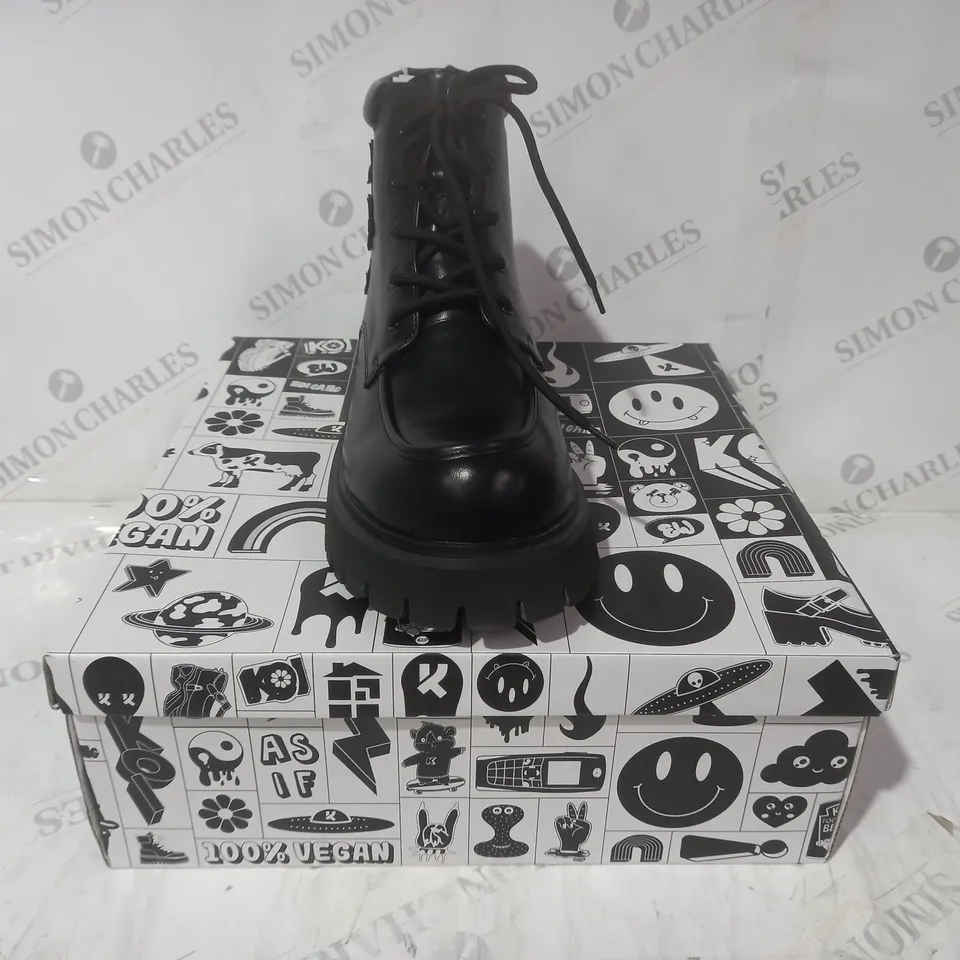 BRAND NEW BOXED PAIR OF KOI VEGAN LEATHER MORAL ALLIANCES MEN'S CROSS BOOTS IN BLACK UK SIZE 11