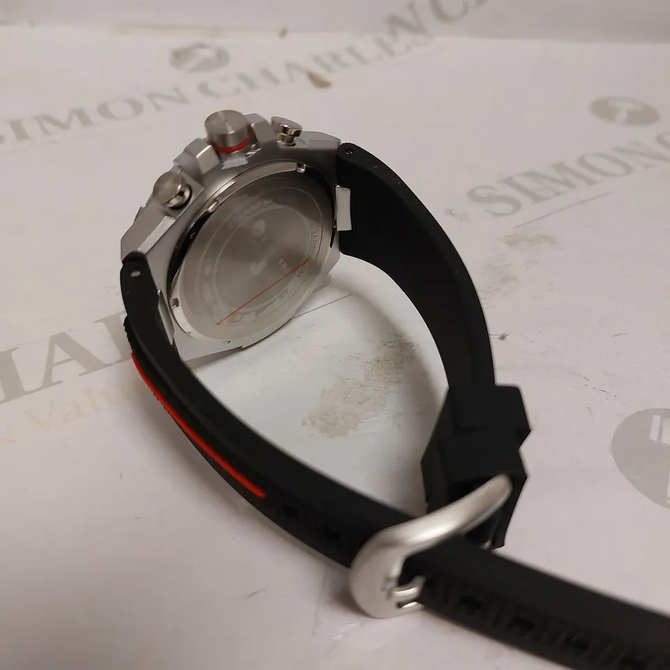 MENS VONLANTHEN CHRONOGRAPH WATCH – V200 – TEXTURED DIAL – 3ATM WATER RESISTANT – BLACK RUBBER STRAP