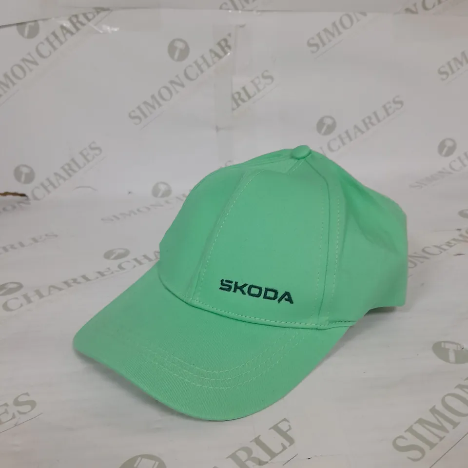 SKODA BASEBALL CAP IN MINT GREEN
