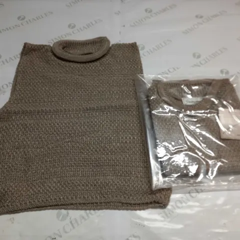 LOT OF APPROXIMATELY 12 ROLL NECK KNITTED VEST IN NATURAL - SIZE UNSPECIFIED