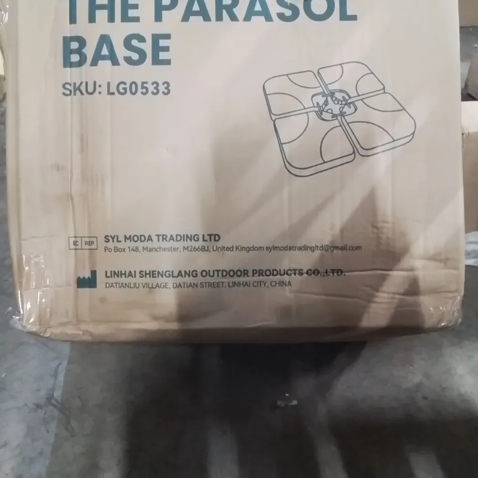 BOXED BREEINS THE PARASOL BASE