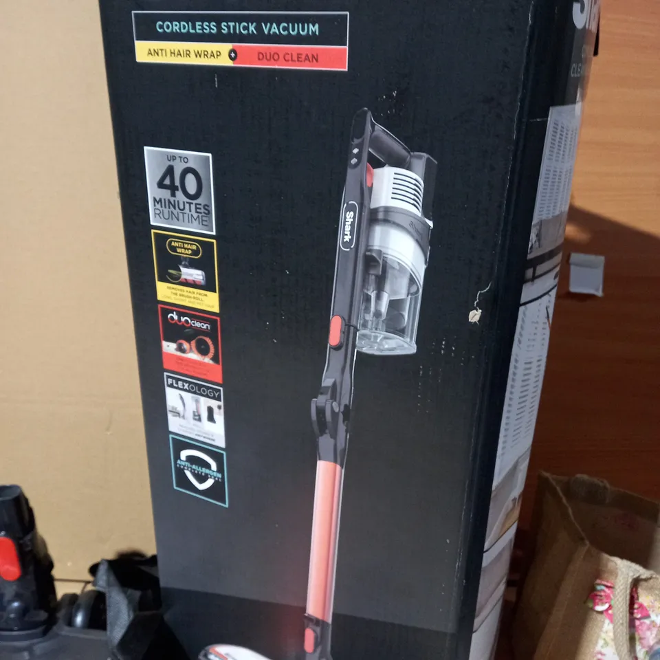 Shark Anti Hair Wrap Cordless Stick Vacuum with Single Battery