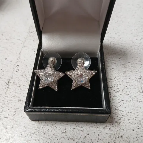 BUTLER & WILSON SPARKLING STAR EARRINGS 