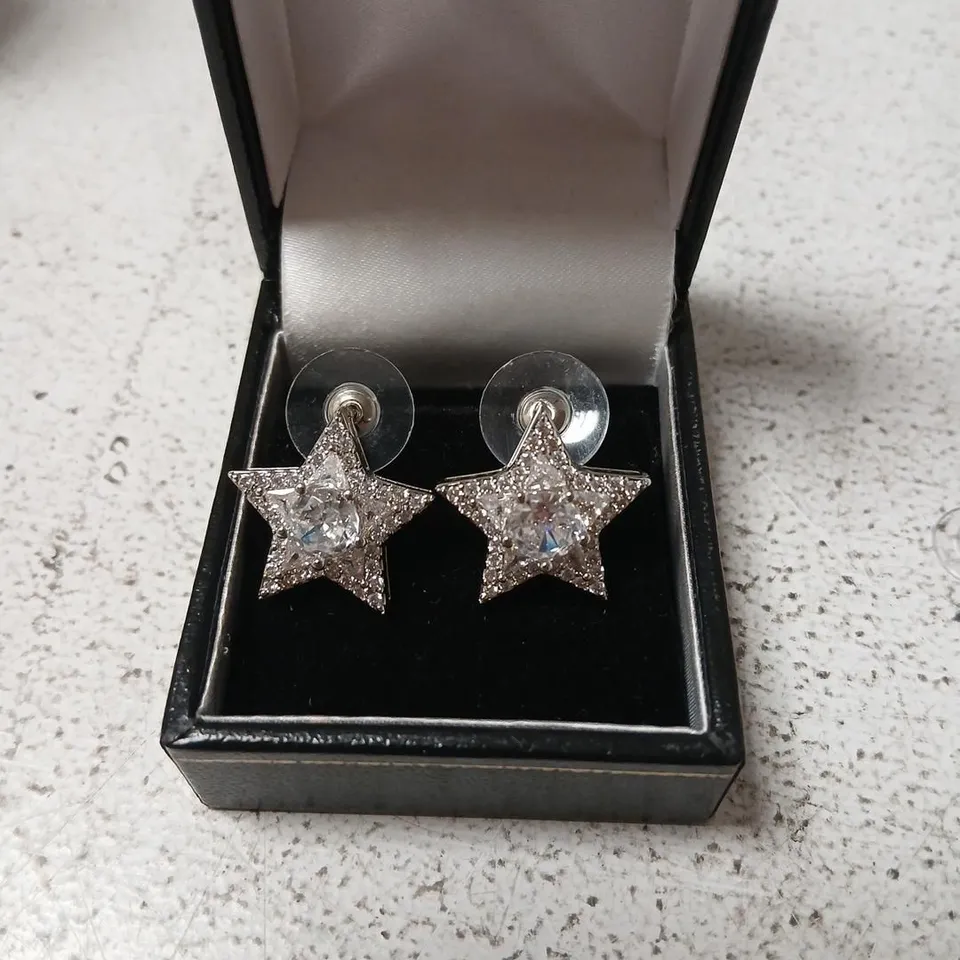 BUTLER & WILSON SPARKLING STAR EARRINGS 