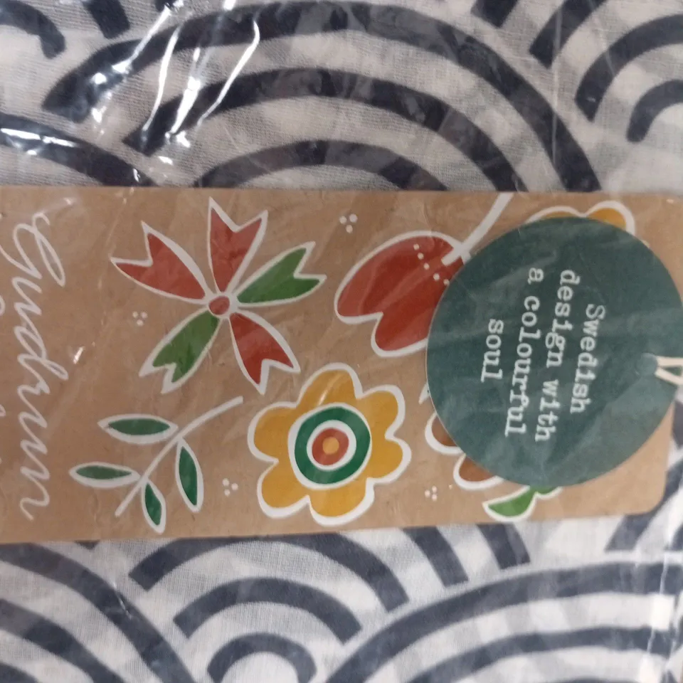 SCARF BOW – ONE SIZE FLORAL PATTERN SCARF