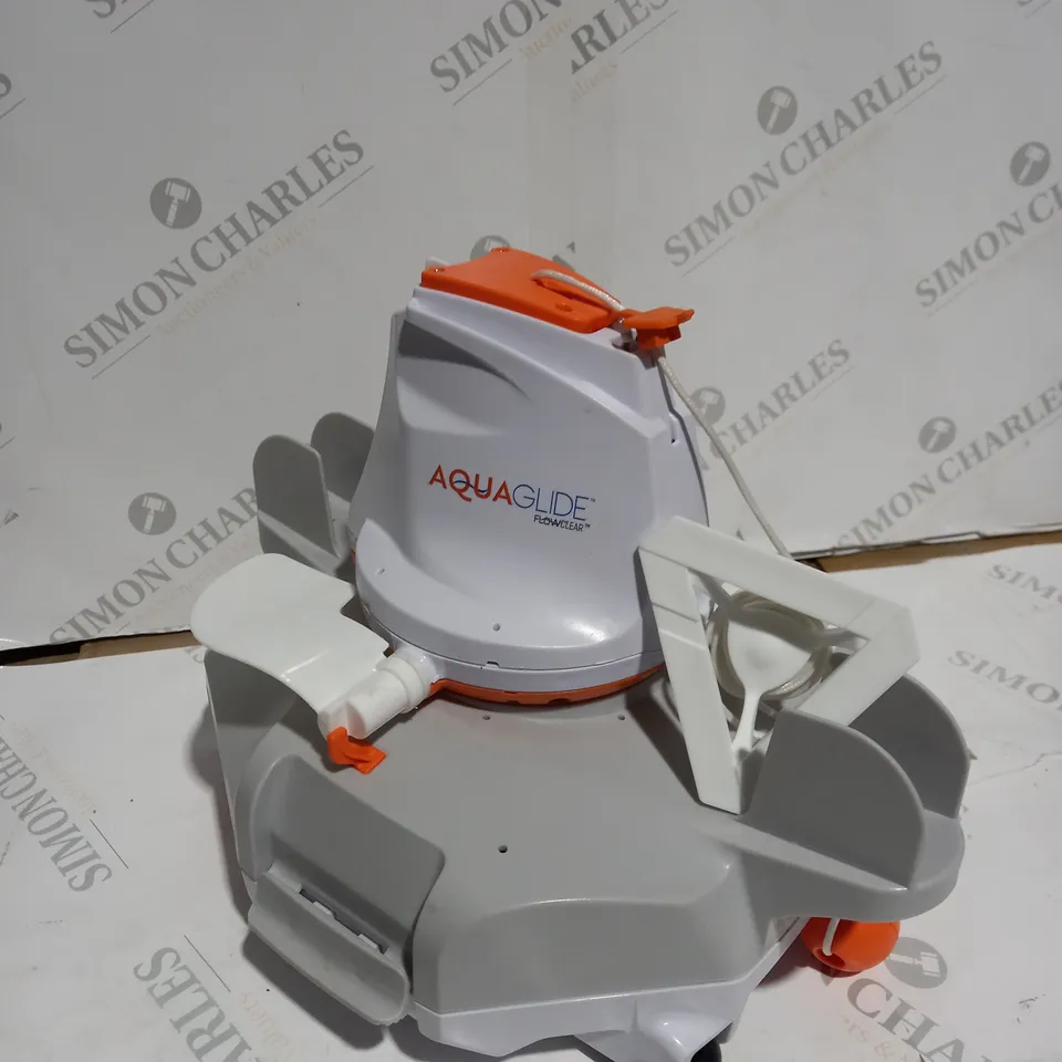 AQUAGLIDE AUTOMATIC POOL CLEANING ROBOT