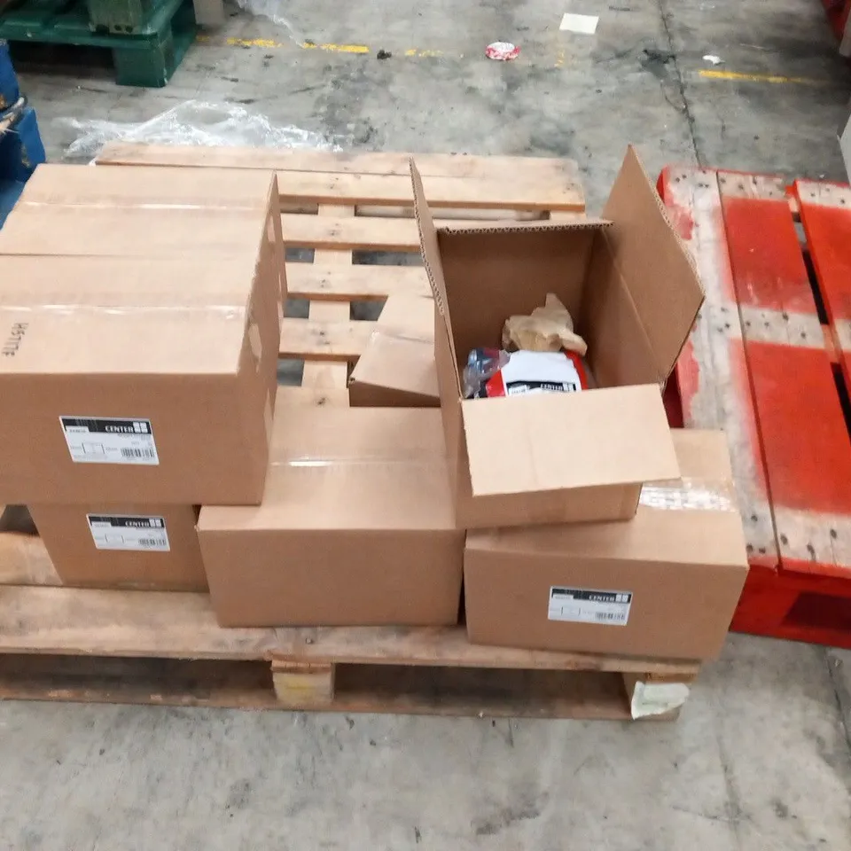 PALLET OF APPROXIMATELY 310 CENTER COPPER STRAIGHT COUPLING 35MM TO 35MM