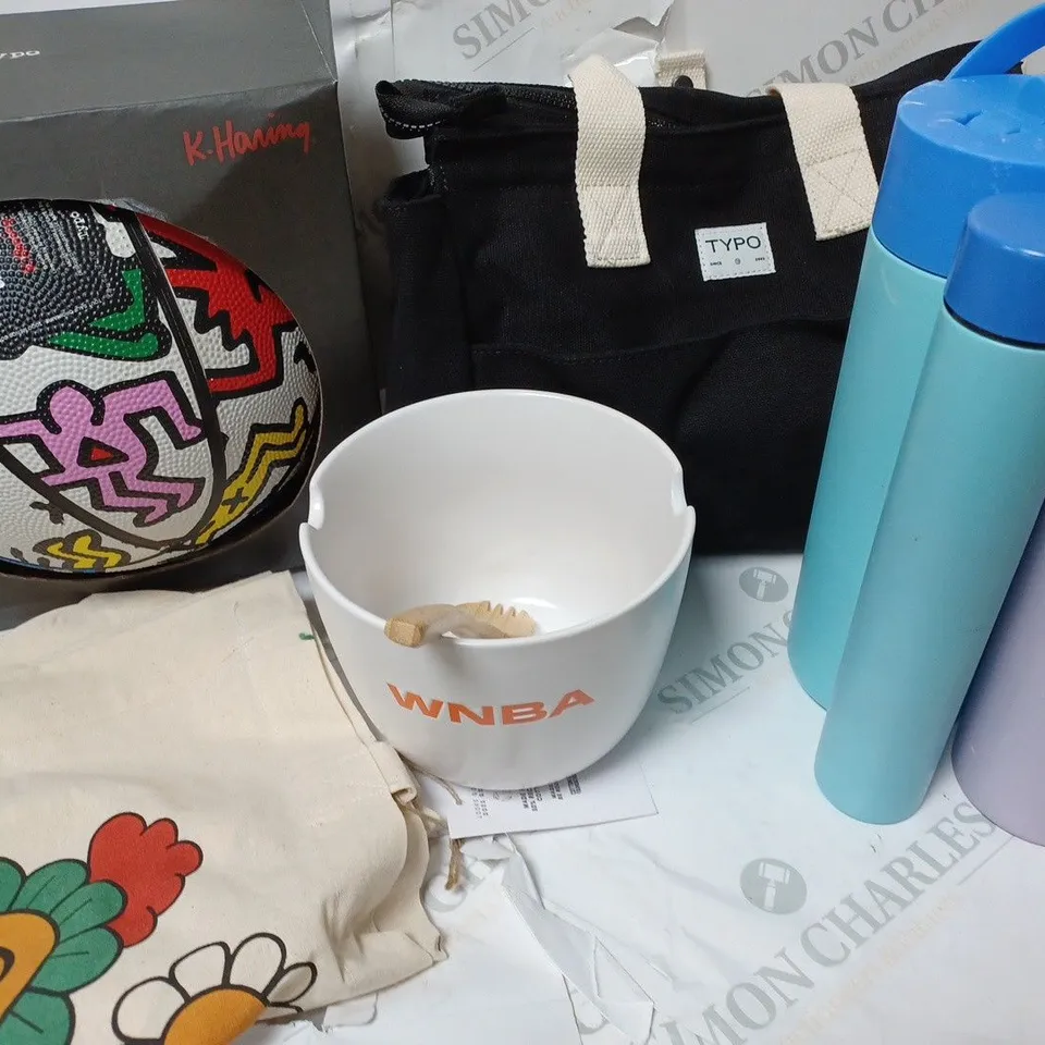 APPROXIMATELY 7 COTTON ON ITEMS INCLUDING KEITH HARING BASKETBALL, LARGE WATER BOTTLE, FLORAL TOTE BAG