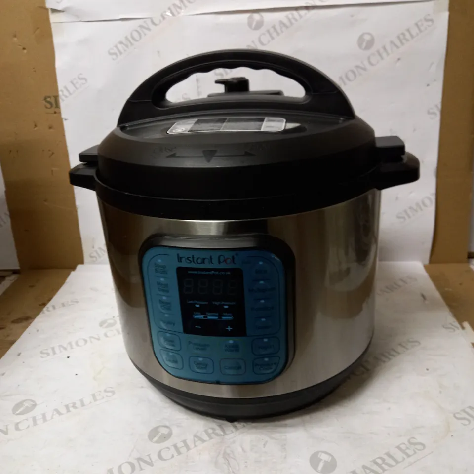 INSTANT POT DUO PRESSURE COOKER