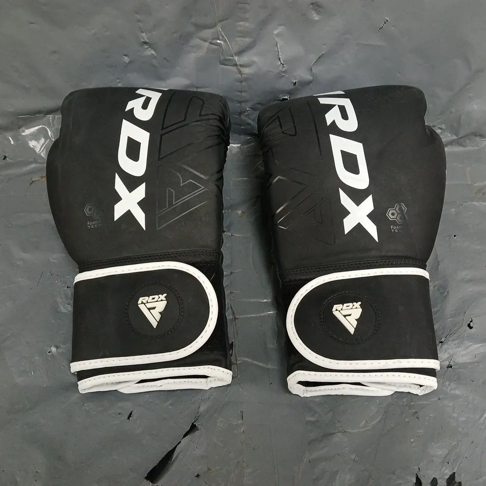 RDX KARA GLOVES IN BLACK - SIZE UNSPECIFIED 