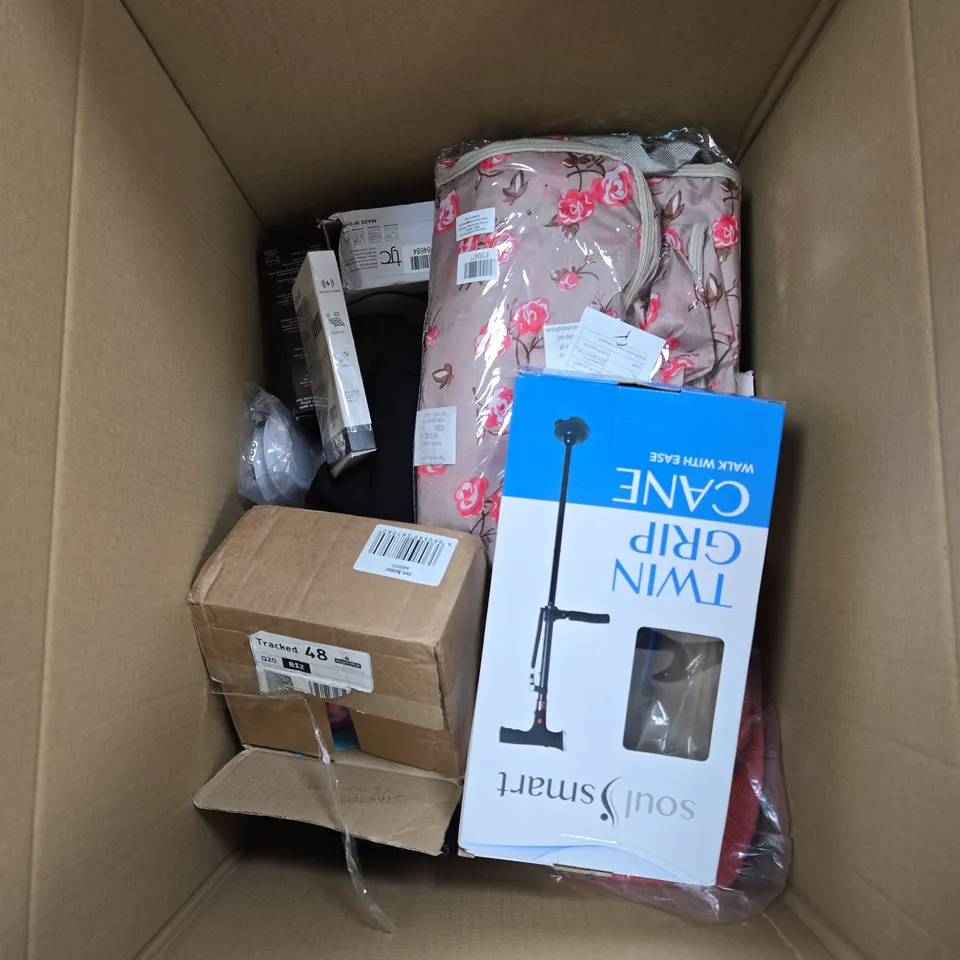 APPROXIMATELY 10 ASSORTED HOUSEHOLD PRODUCTS TO INCLUDE WALKING CANE, POWER BANK, LED LIGHT ETC 