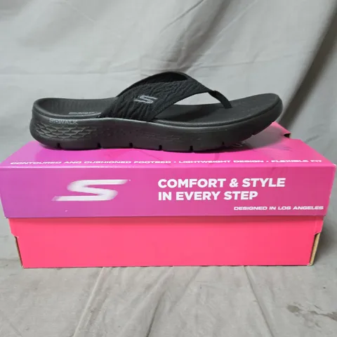 SKECHERS GO WALK BLACK FLIP-FLOP SANDALS – BOXED SIZE 6