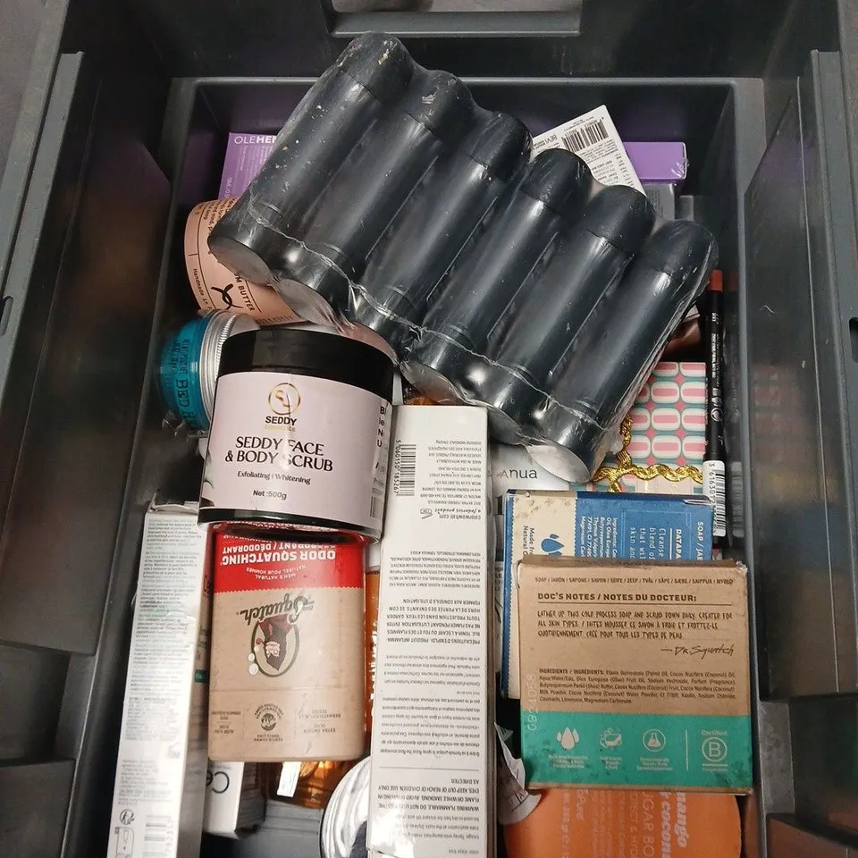 APPROXIMATELY 25 ITEMS INCLUDING DERMATICA SKINCARE BOX + SEDDY FACE & BODY SCRUB + FABULOSA BICARB CLEANER SPRAY + FOAMING WASH.