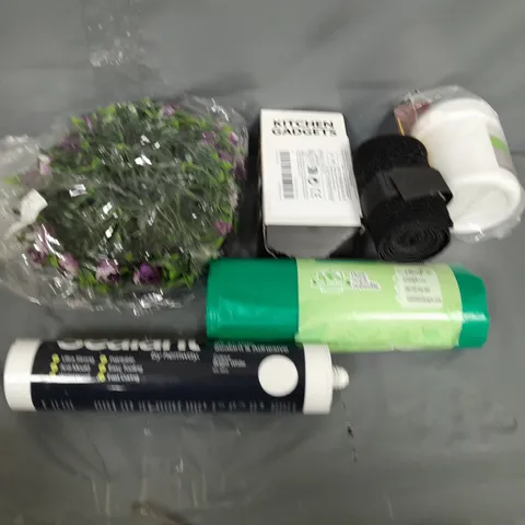 BOX OF ASSORTED HOUSEHOL ITEMS TO INCLUDE ARTIFICIAL FLOWERS, KITCHEN GADGETS AND BIN BAGS