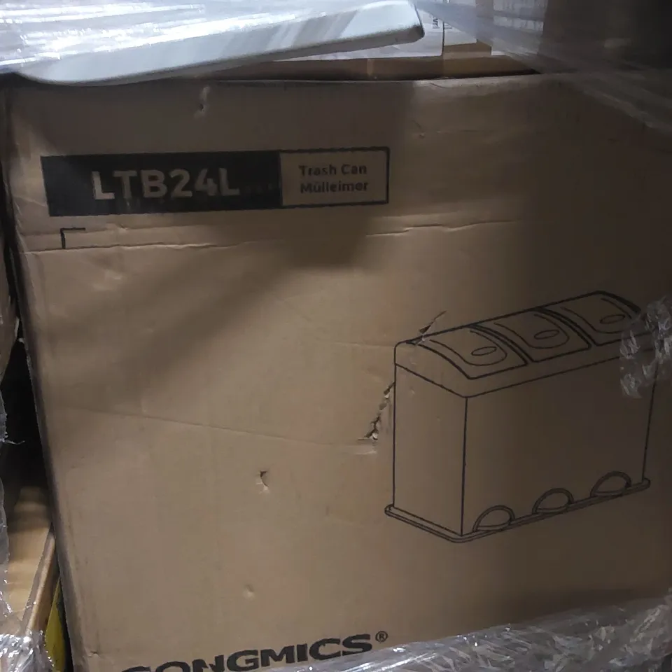 PALLET OF ASSORTED ITEMS INCLUDING: SIDE TABLE, RUBBISH BIN, CAT TREE ECT