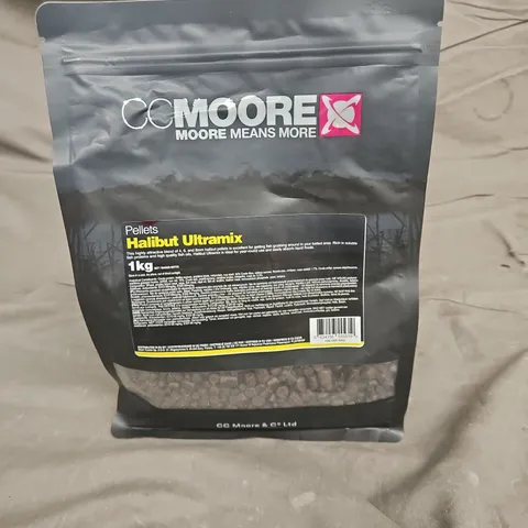 SEALED MOORE PELLETS HALIBUT ULTRAMIX 1KG 