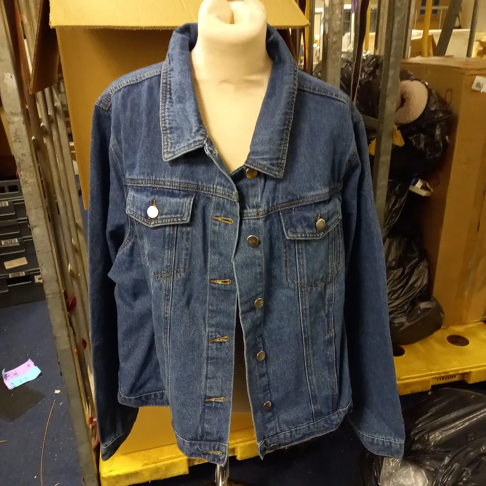 BLUE JEAN JACKET SIZE 20