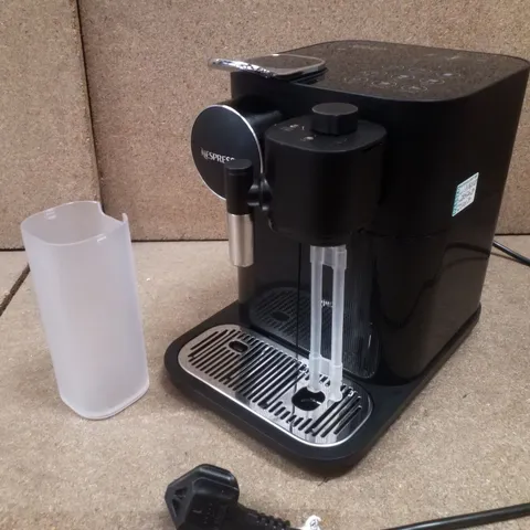 BOXED DĒLONGHI EN640.B GRAN LATISSIMA NESPRESSO COFFEE MACHINE BLACK