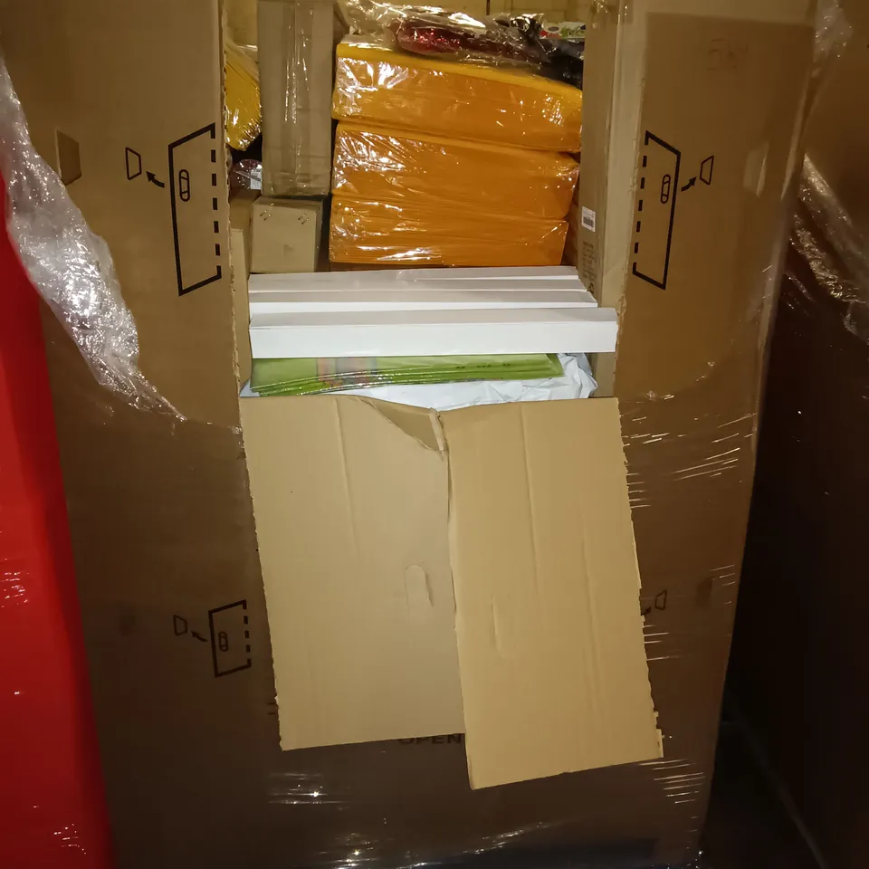 PALLET OF ASSORTED ITEMS TO INCLUDE PADDED ENVELOPES, DARTS GAMES AND GOLF HITTING STICKS