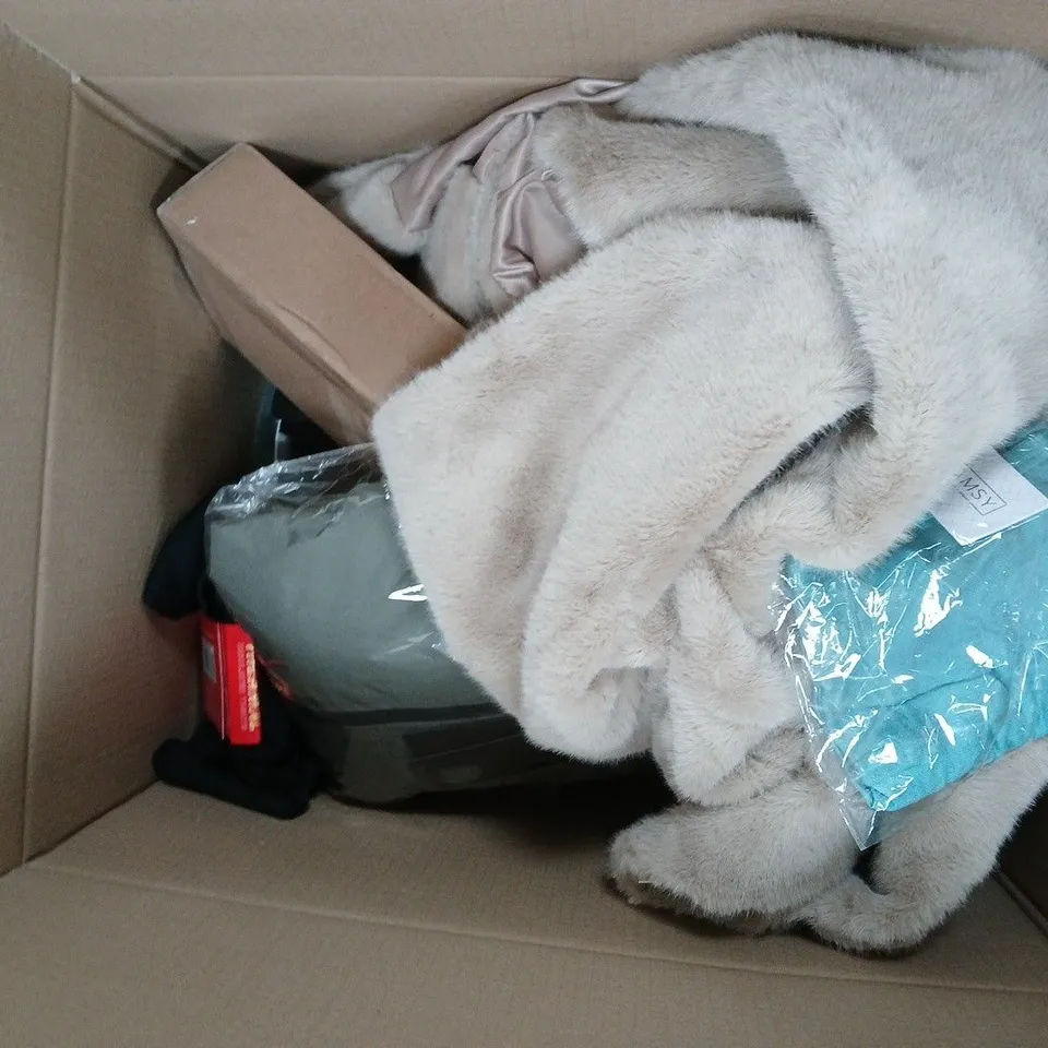 BOX OF APPROXIMATELY 12 ITEMS TO INCLUDE: TWO HANDBAGS