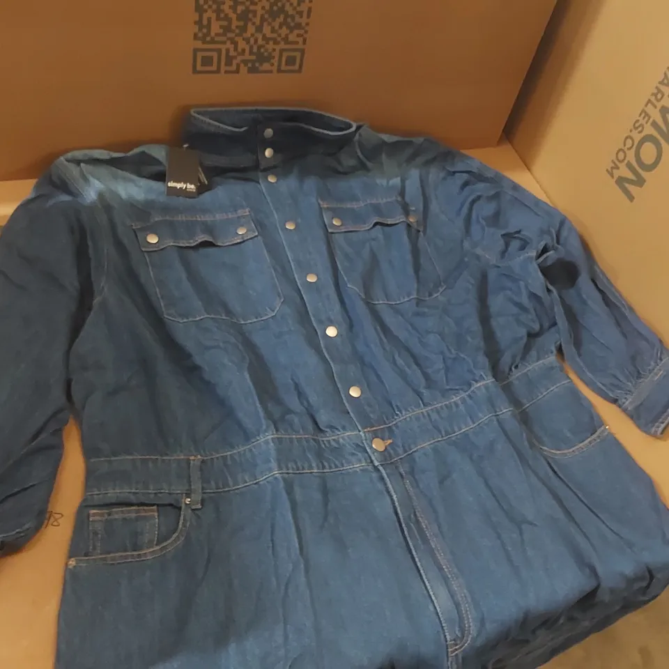 BOX CONTAINING APPROXIMATELY 9x BRAND NEW SIMPLY BE MID WASH DENIM JUMPSUITS - SIZE 30