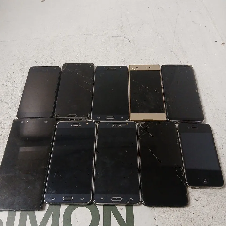 10 X ASSORTED DAMAGED SMARTPHONES IN VARIOUS MODELS TO INCLUDE SONY, APPLE, SAMSUNG ETC