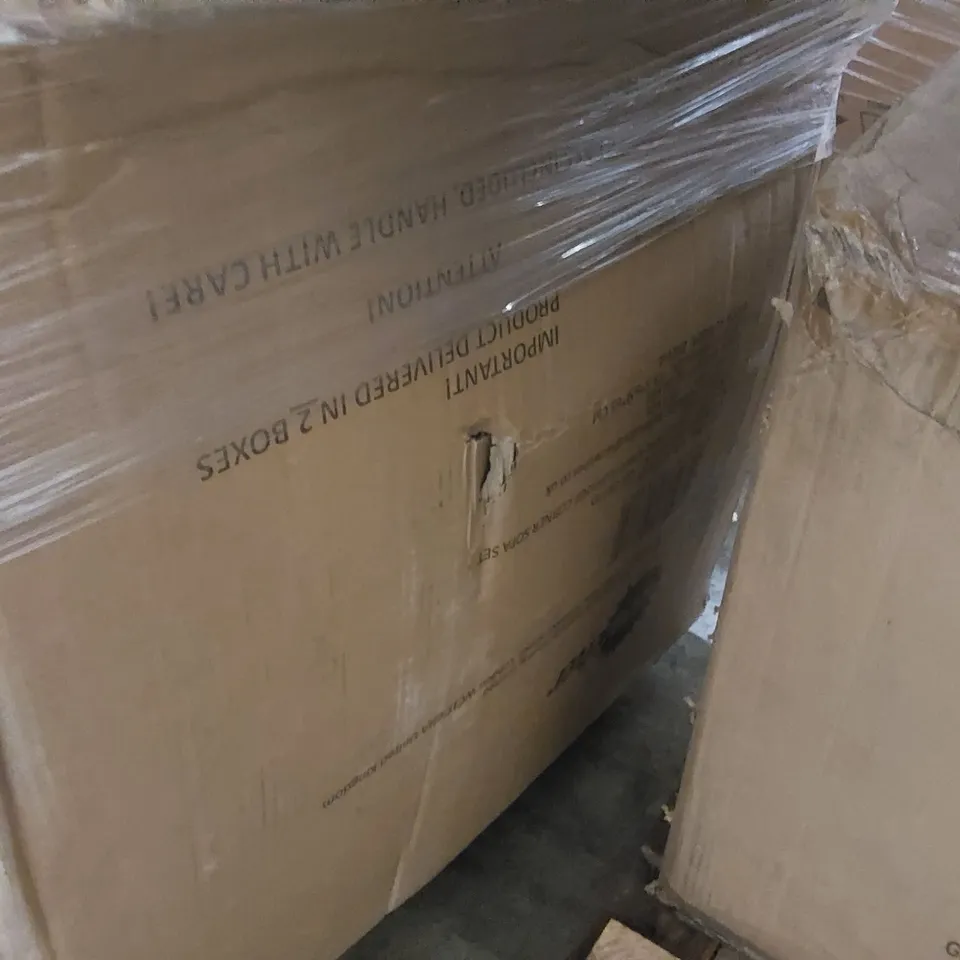 PALLET CONTAINING A LARGE QUANTITY OF ASSORTED GARDEN FURNITURE PARTS