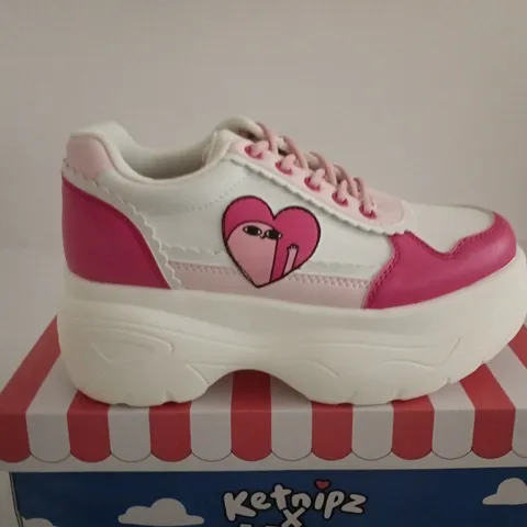 BRAND NEW BOXED KETNIPZ X KOI LOVEABLE ANTICS CHUNKY TRAINERS - PINK - SIZE 7