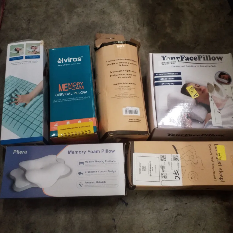 PALLET CONTAINING ASSORTED PILLOWS & CUSHIONS