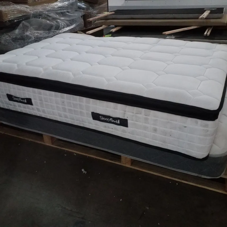 PALLET CONTAINING 2 ASSORTED MATTRESSES 