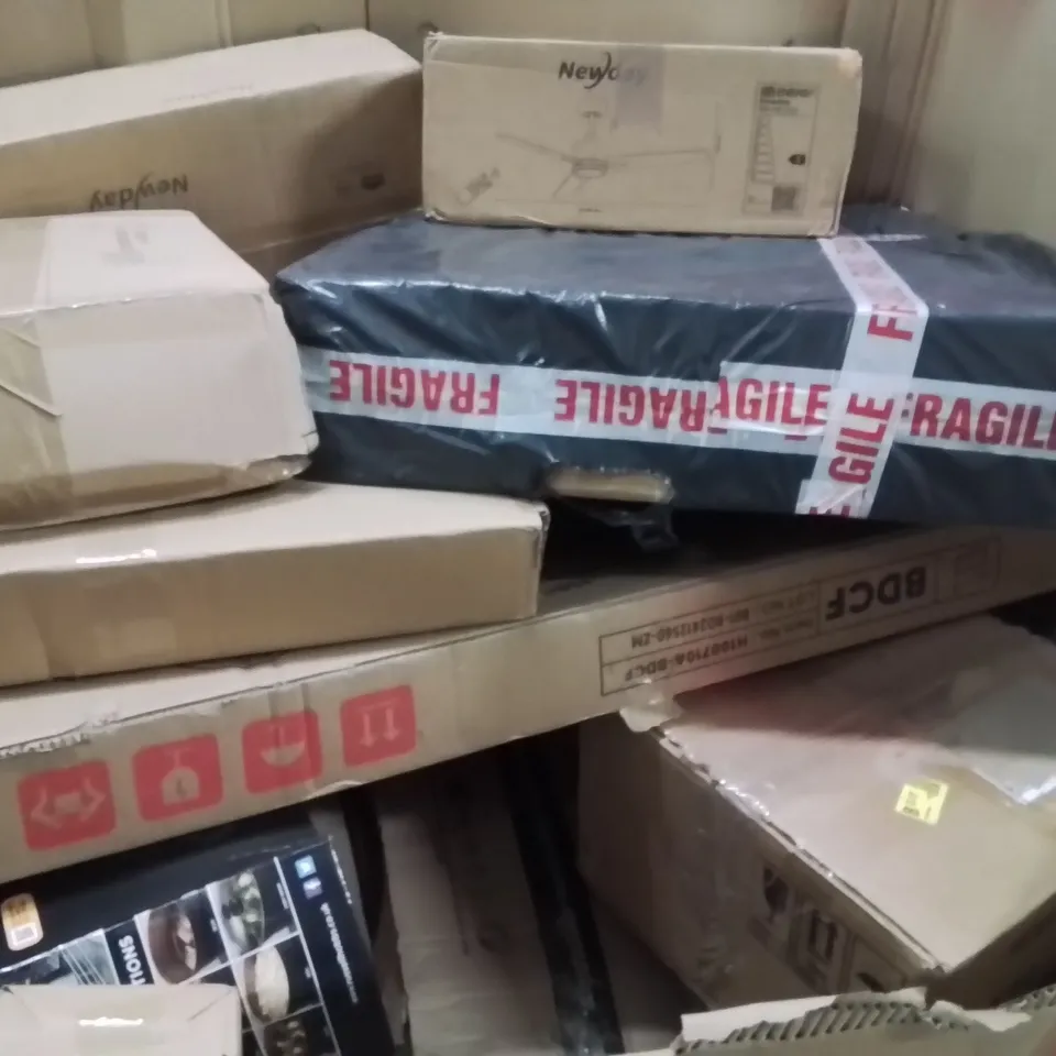 PALLET OF ASSORTED HOUSEHOLD GOODS AND PRODUCTS TO INCLUDE;MEDICINE CABINET,INFRARED COOKTOP,CEILING FAN