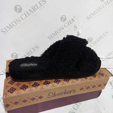 SKECHERS COZY SLIPPERS BLACK - UK SIZE 4