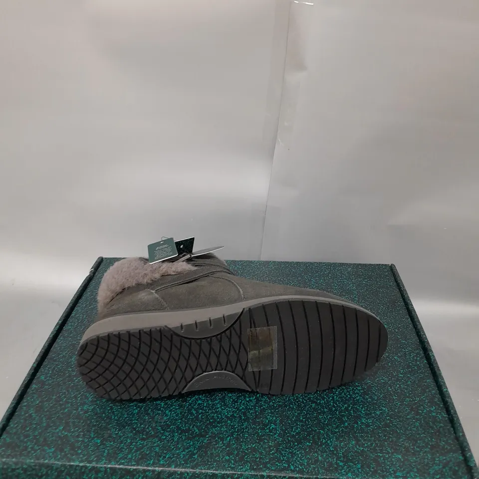 EMU MERAK SUEDE BOOTS SIZE 6