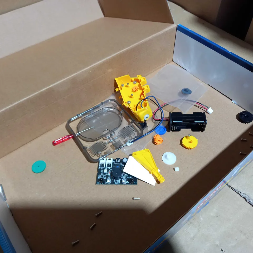 TOBBIE THE ROBOT STEM BUILD SMART ROBOT  8+