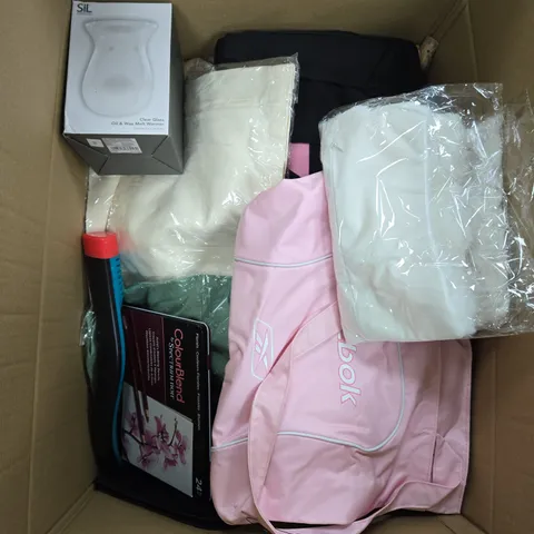 APPROXIMATELY 25 ASSORTED HOUSEHOLD PRODUCTS TO INCLUDE REEBOK DUFFLE BAG, COLOUR BLEND PENCILS AND MELT WAXER - COLLECTION ONLY