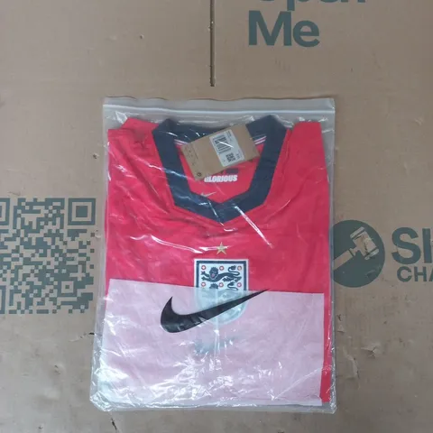 BAGGED NIKE ENGLAND FOOTBALL JERSEY IN RED SIZE XXL