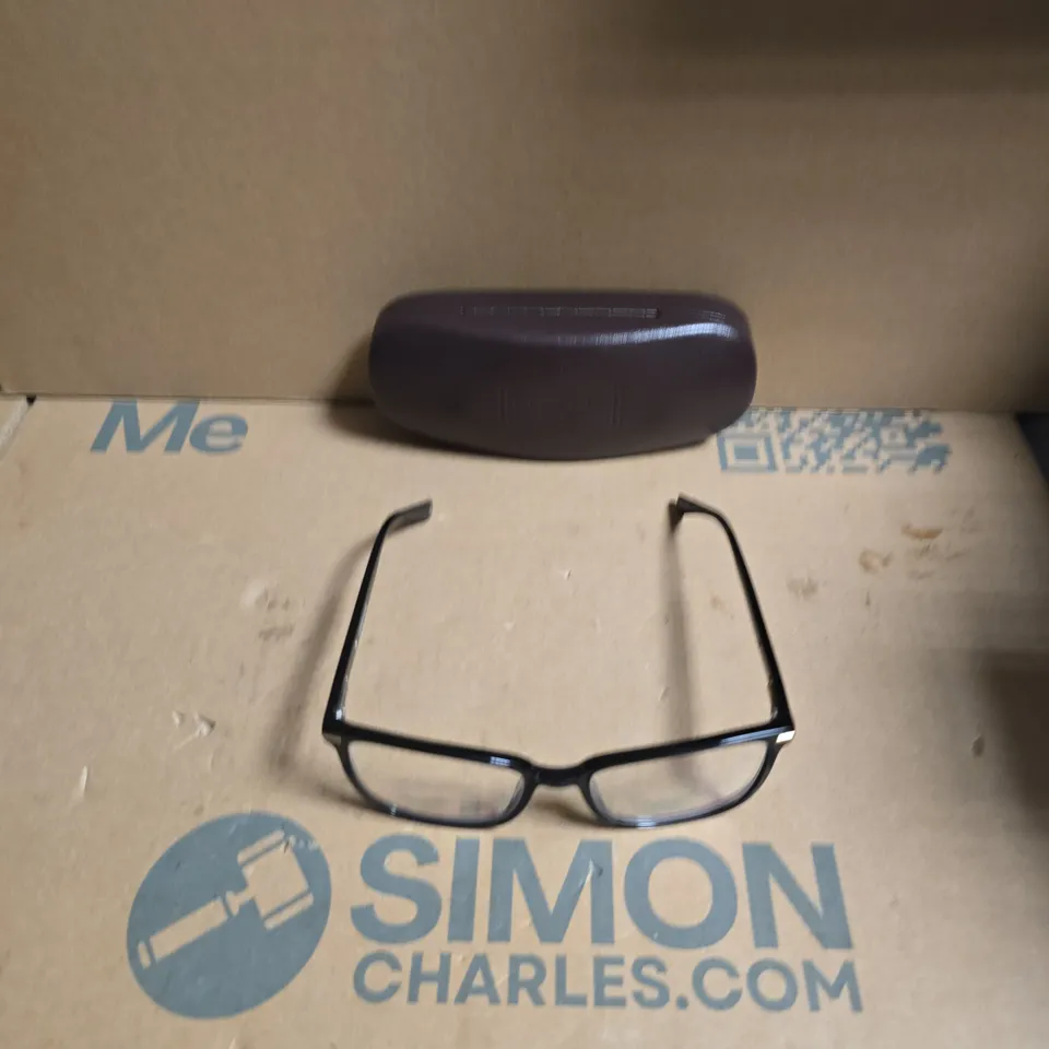 LONDON RETRO BLACK RECTANGULAR SPECTACLES WITH CASE