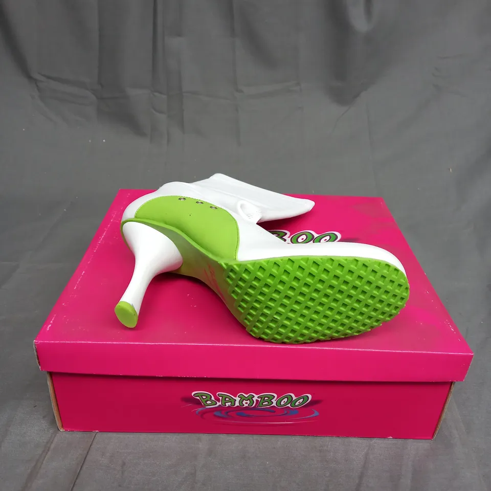 BOXED BAMBOO LEATHER BALLER HIGH HEEL SHOES IN GREEN AND WHITE SIZE 7.5