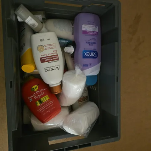 BOX OF APPROXIMATELY 10 ASSORTED BEAUTY PRODUCTS INCLUDING AVEENO CONDITIONER, OGX CONDITIONER ND PARADOX HAIR MASK