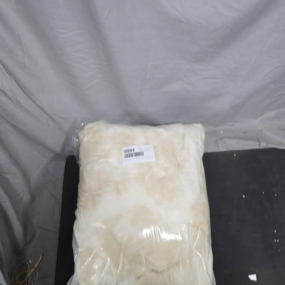 COZEE HOME LUXURY RUCHED FAUX FUR AND VELVETSOFT HEATED THROW