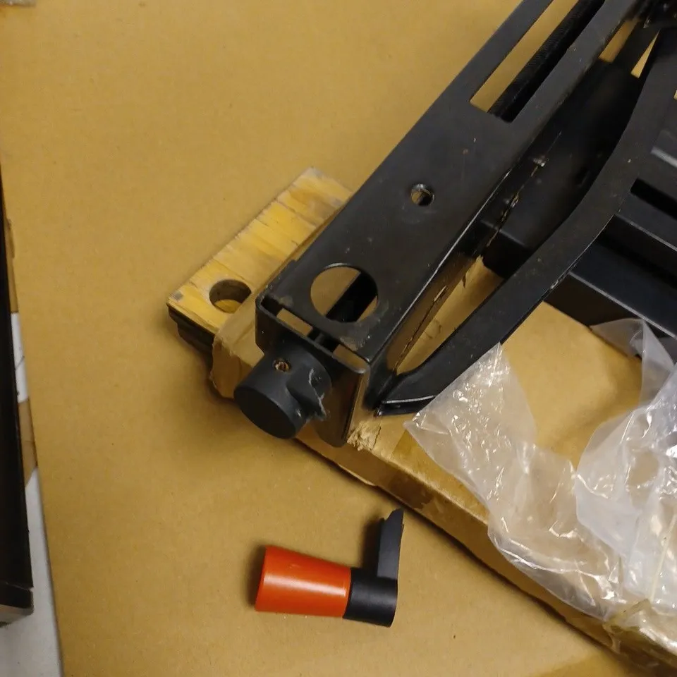 BLACK+DECKER WORKMATE WORK BENCH TOOL STAND