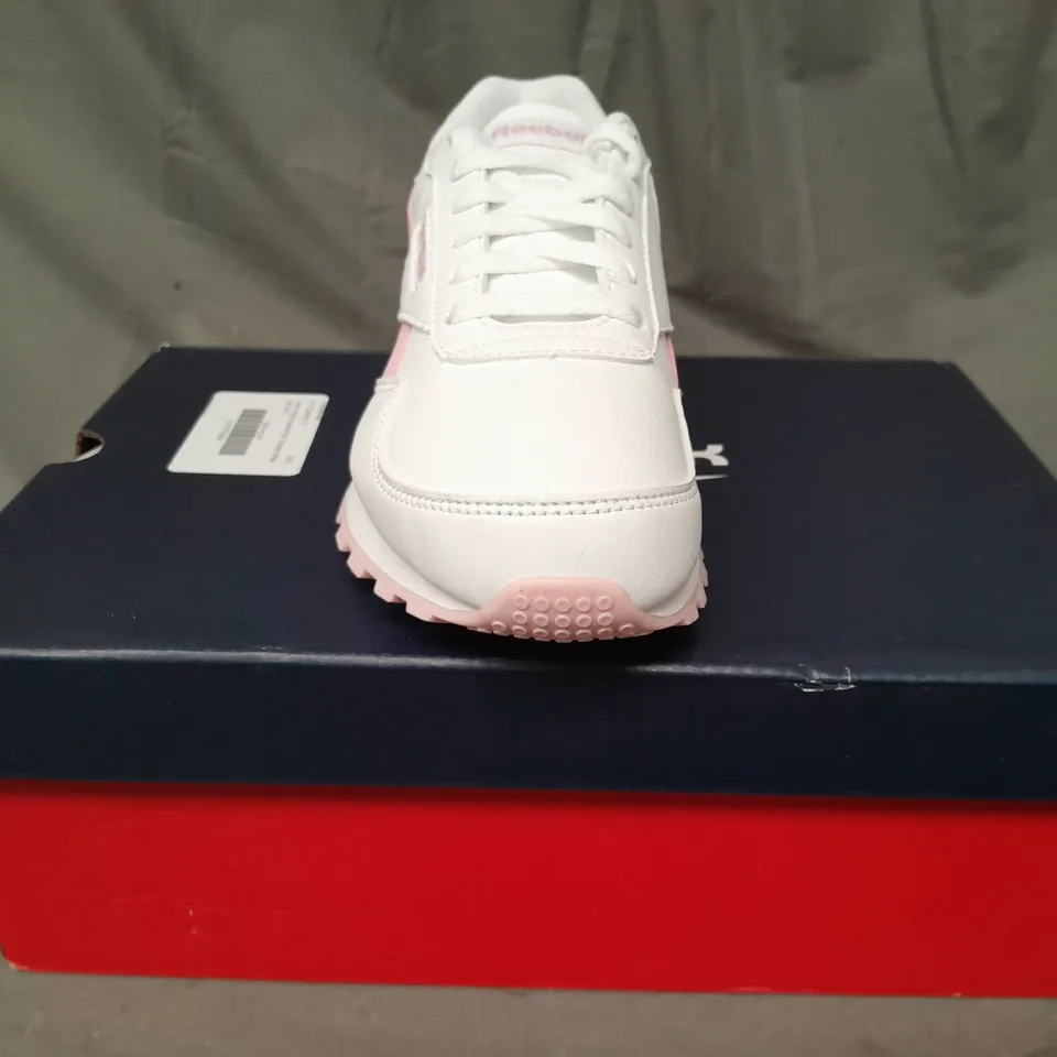 BOXED PAIR OF REEBOK ROYAL REWIND RUN SHOES IN WHITE/PINK UK SIZE 3