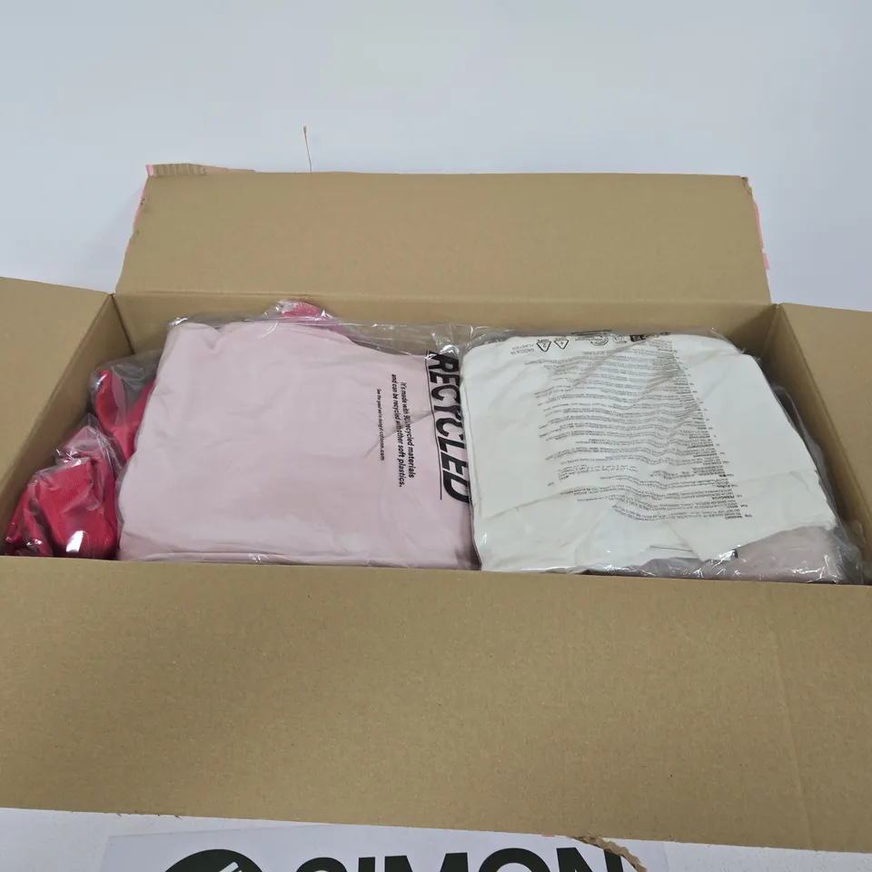 BOX OF APPROXIMATELY 15 ASSORTED CLOTHING ITEMS TO INCLUDE: OFF THE SHOULDER LONG SLEEVE T