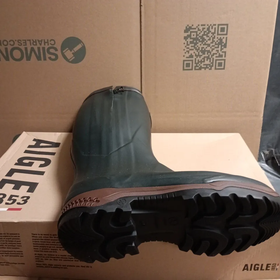 BOXED PAIR OF AIGLE PARCOURS 2 RUBBER WELLINGTON BOOTS - 11