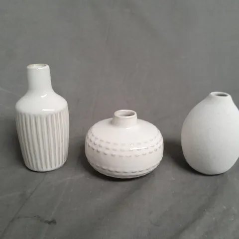 BOXED SET OF 3 MINI BUD VASES