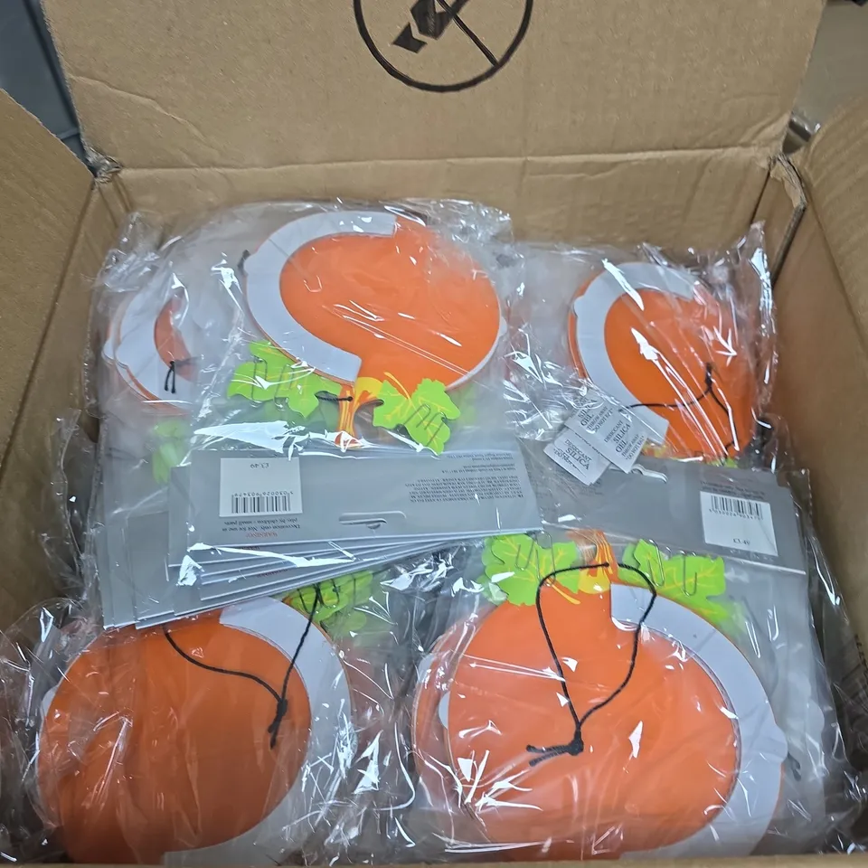 BOX OF APPROXIMATELY 200 GISELA GRAHAM PUMPKIN DECORATIONS