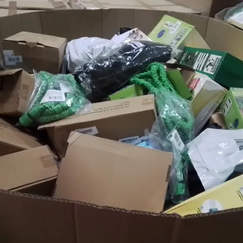 PALLET CONTAINING A LARGE QUANTITY OF HOSES