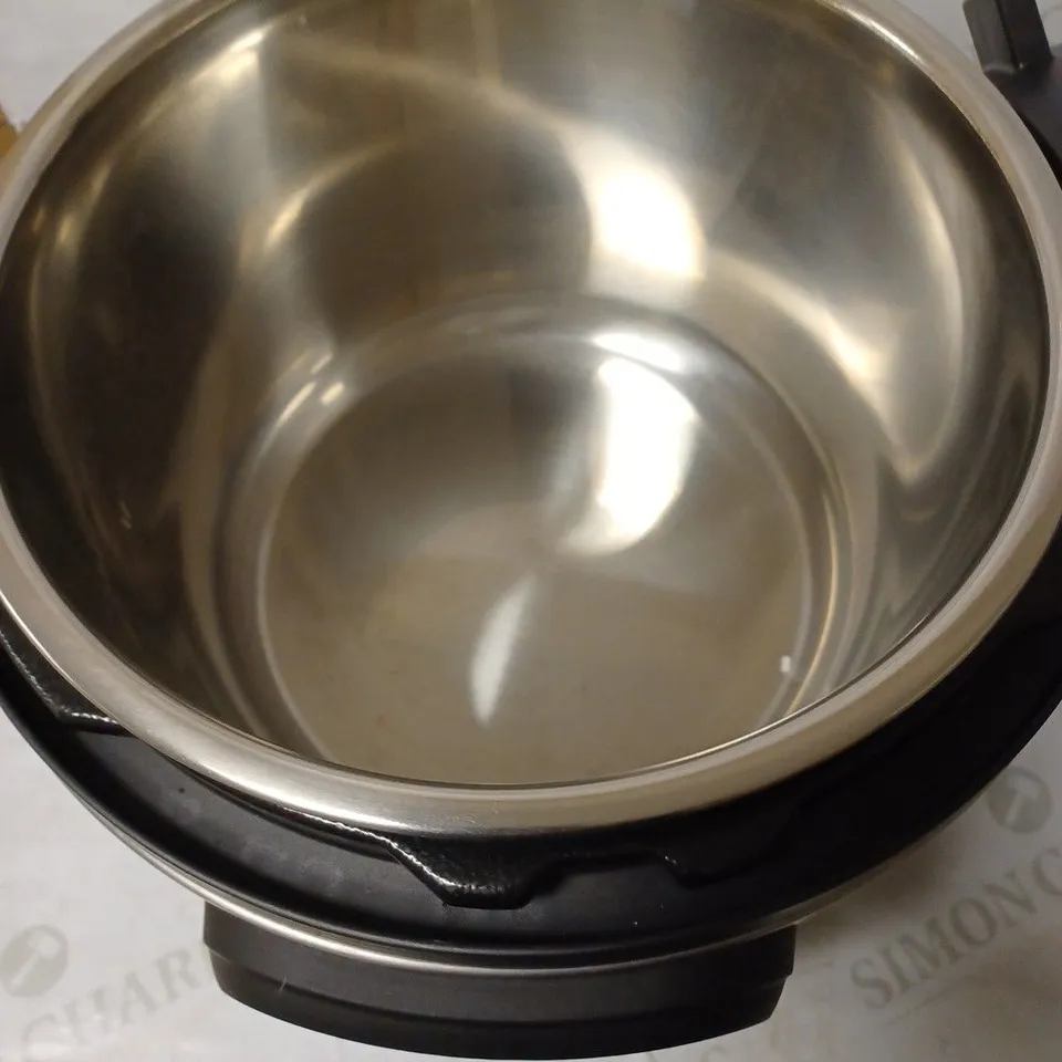 INSTANT POT DUO SMART PRESSURE COOKER