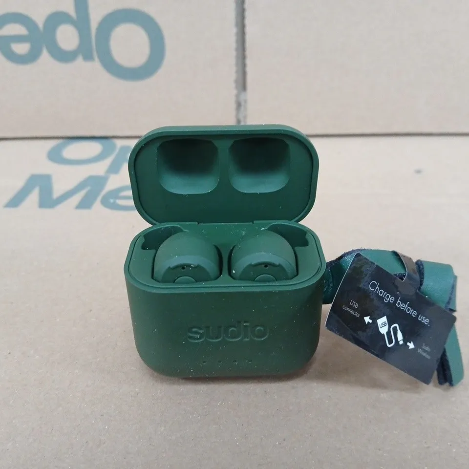 SUDIO TRUE WIRELESS EARBUDS – GREEN WITH CHARGING CASE