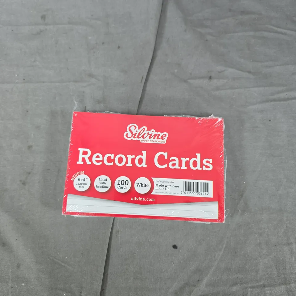 BOX OF APPROXIMATELY 20 HOUSEHOLD ITEMS TO INCLUDE:TABLET CASE, BALLOONS AND RECORD CARDS